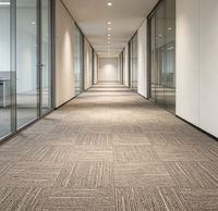 Dalles de moquette modulaires carrées 66x66cm à support non-tissé en nylon, insonorisantes, robustes pour centres commerciaux