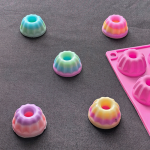 Mini <span class=keywords><strong>moule</strong></span> en silicone 20 trous <span class=keywords><strong>Savarin</strong></span> pour la cuisson en forme de vis Chocolat Bonbons Pudding Dessert Gâteau Décoration Fête Bougie <span class=keywords><strong>Moule</strong></span> - Product Image 6
