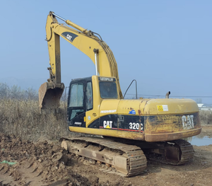 Excavatrice d'occasion Cat 320c de 20 tonnes en excellent état et en utilisation active - Product Image 1