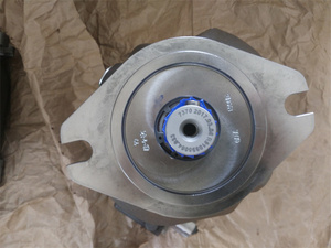 Pompe hydraulique professionnelle R900711250 PV7-1X/40-71RE37MC5-08WH R900520725 PV7-1X/10-14RE01MD3-16 - Product Image 1
