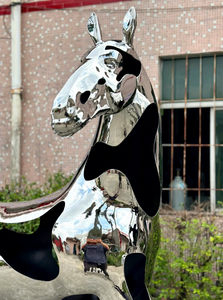 Escultura de Caballo Hueca de Acero Inoxidable Pulido a Espejo de Lujo, Arte Ecuestre Cortado con Láser (Calado) para Hoteles, Resorts y Plazas de Lujo - Product Image 2