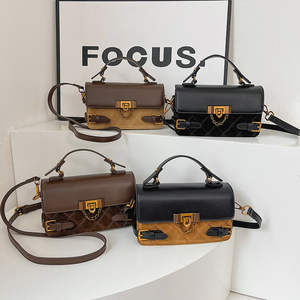 Bolso de hombro de cuero sintético de alta calidad y a la moda para mujer. - Product Image 1