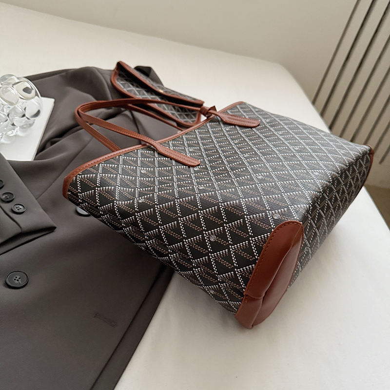 Luxurious Brand Business Casual Large Capacity Zipper PU Soft Polyester ...