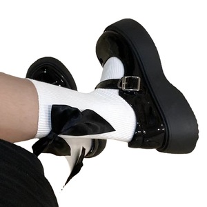 Chaussettes mi-mollet Lolita noires à nœud pour femme, couleur unie, respirantes, absorbant la transpiration, style jeune, avec grand nœud - Product Image 5