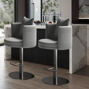 Luxuriöse Gerippte Grüne Barhocker mit Goldenen Akzenten - Zeitgenössische Hohe Barstühle für Gehobenes Innendesign und Bars - Product Image 1