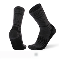 Chaussettes de sport de randonnée en plein air en laine mérinos respirantes chaudes désodorisantes évacuant la transpiration pour unisexe
