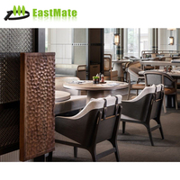 Tables et chaises de restaurant d'ensemble de meubles en bois de conception solide moderne pour le service d'hôtel et de restaurant