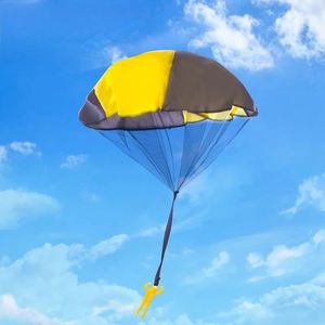 Mini Parachute de Jeu Extérieur à Lancer à la Main, Jouet Éducatif Interactif Sportif pour Enfants et Parents - Product Image 5