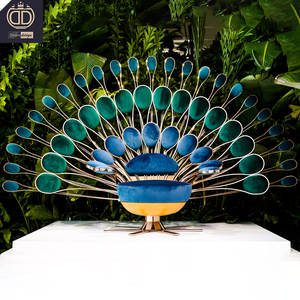 Canapé individuel de luxe Visionnaire Pavone bleu et vert, fauteuil paon, designer, secteur artistique, club-house, hall d'hôtel, fauteuil trône - Product Image 4