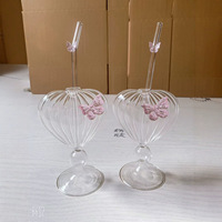 Verres à vin personnalisés en gros, en forme de cœur, avec paille et motif papillon, pour bars et fêtes