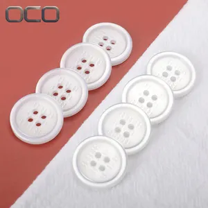 Bán buôn 16L 18L 20L 24L 28L dyeable 2holes _ 4holes Polyester Resin Áo sơ mi nút nút may mặc