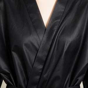 Bata desechable de tela no tejida para spa, salón de belleza, kimono, ropa de salón, color negro, para mujer - Product Image 5