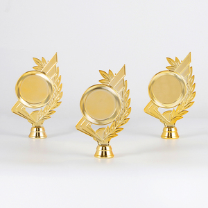 Componentes de trofeos y piezas de trofeos de recuerdo de plástico de anillo de oro genérico para torneo HP28 - Product Image 4