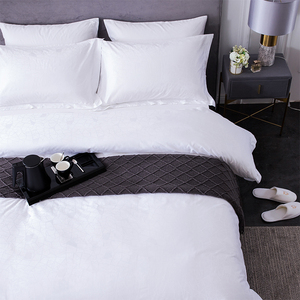 Ensemble de literie en coton pur pour hôtel cinq étoiles quatre pièces blanc King Size - Product Image 4