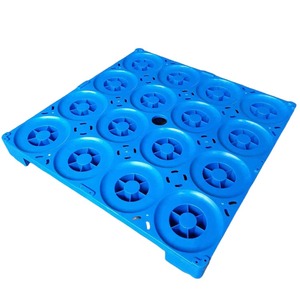 Durevole scaffale da 16 bottiglie e soluzione di stoccaggio Stack per bottiglie d'acqua da 5 galloni su pallet di plastica - Product Image 4