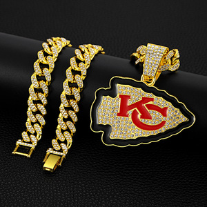 Collier chaîne cubaine plaqué or avec zircon, thème Championnat Kansas City Chiefs – Le <span class=keywords><strong>meilleur</strong></span> cadeau pour les supporters des équipes de la <span class=keywords><strong>NFL</strong></span> - Product Image 2