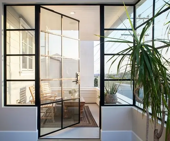 Nuovo design in alluminio nero stretto cornice di vetro griglia di ferro porta battente