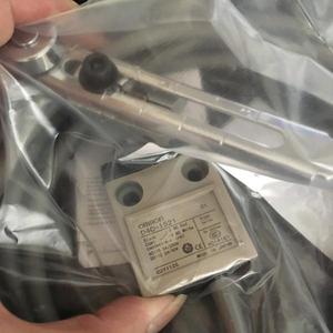 Interruptor de límite marca Plc One D4C-1521 D4C1521 1 unidad - Product Image 1