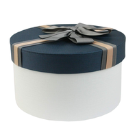Coffret cadeau de luxe personnalisé avec couvercle arrondi et base avec nœud rigide Boîte en papier avec insertion en carton Paquet complet de bijoux pour robe