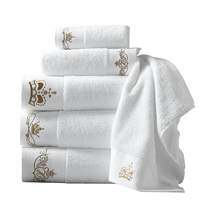 Serviettes d'hôtel brodées avec logo personnalisé Débarbouillettes de bain en coton blanc Serviettes mouchoir