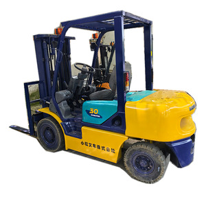 รถยกเครื่องยนต์ดีเซล Komatsu สินค้า3Ton 3Ton FD30สินค้าในสภาพดีจากญี่ปุ่น - Product Image 1