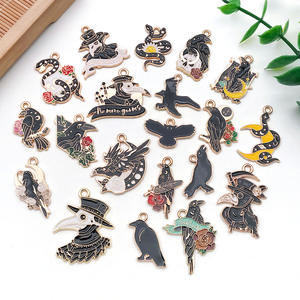 Color oscuro DIY aceite goteo calavera <span class=keywords><strong>Cuervo</strong></span> pájaro diseño aleación pulsera llavero colgante transfronterizo Popular para niños - Product Image 4