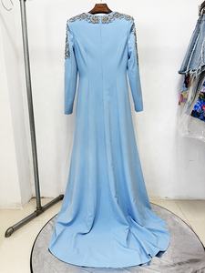 Oudina ชุดเดรสผู้หญิงราตรียาวประดับเพชรเม็ดยาวขนาดใหญ่พิเศษสำหรับงานเลี้ยงอาหารค่ำสีฟ้า - Product Image 4