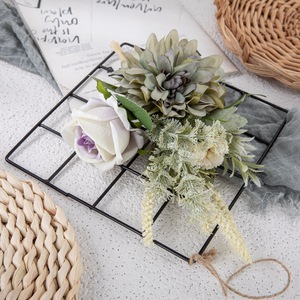 Mur de fleurs artificielles Ogata, bouquet de roses décoratif, décoration de mariage et de maison CF01208 - Product Image 1