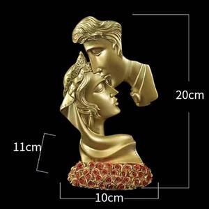 Anniversario di resina per interni figurina di san valentino moderna scultura di coppia in resina promessa a mano indossando un anello sposarsi statua - Product Image 4