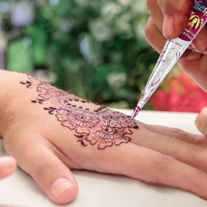 Confezione da 12 Coni di Henné Naturale al 100% per Colorazione Capelli, Crema per Body Art Naturale, Formula Erboristica Senza Ammoniaca, Rosso Ciliegia - Product Image 6