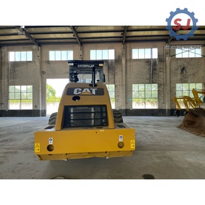 Compacteur Caterpillar CS683D d'occasion bien entretenu, faible nombre d'heures, rouleau vibratoire Caterpillar CS683D en excellent état, en vente - Product Image 5