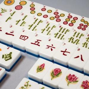 2026 Novedad: Fichas de Mahjong Americanas de Acrílico Talladas a Medida, de Lujo y Ecológicas, Diseño Panda Azul de Shanghái, con Patas Metálicas Plegables (4 unidades) - Product Image 2