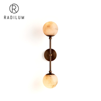 Applique murale en laiton moderne de luxe pour salle de bain et hôtel, 2 lumières, en albâtre naturel, LED E12, vente en gros d'usine, export, applique en albâtre Alba
