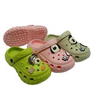 Sabots de jardin en EVA mignons d'été personnalisés pour enfants, sandales de couleur personnalisables à bout rond et antidérapantes, fonctionnalité souple - Product Image 1