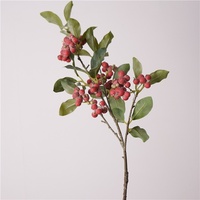 Noordse stijl nep rode bessen Kerstdecoratieve plastic glanzende stoffen bessenbladeren rustieke landelijke bruiloftsdecoratie