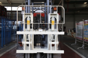 ตะเกียบยกของแบบไฮดรอลิกสำหรับรถยกหนัก ปรับเอียงได้ +45 องศา °   อุปกรณ์เอียงสำหรับการเทสินค้าจำนวนมาก - Product Image 3