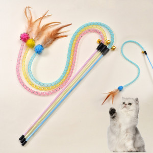 Nouvelles baguettes interactives pour chat 2025, forme <span class=keywords><strong>serpent</strong></span> populaire, avec balle et <span class=keywords><strong>plumes</strong></span>, jouets pour chat - Product Image 1