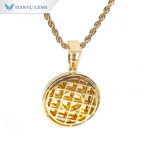 Collier pendentif rond de style vintage de luxe plaqué or Tianyu gems avec pendentif rond en forme de pièce de monnaie pour unisexe - Product Image 2