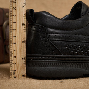 Chaussures de marche pour hommes en cuir véritable à lacets, bout rond, semelle en caoutchouc respirante, doublure en peau de porc, style décontracté d'été - Product Image 2