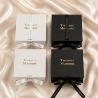 Boîte à bijoux noire de luxe à couvercle rabattable avec ruban imprimé personnalisé pour collier, pendentif, emballage cadeau en carton