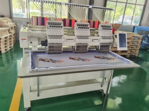 Máquina de bordar industrial, computarizada, multiaguja, <span class=keywords><strong>3</strong></span> cabezales, estilo Brother/YUNFU, para la industria textil y de prendas de vestir - Product Image 4