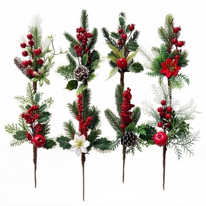 Décorations de Noël d'intérieur : Branches artificielles de type Norfolk, rouges, avec lumières intégrées, pour la décoration de hall d'entrée. - Product Image 4