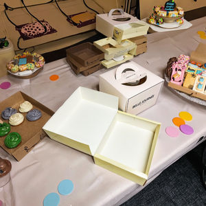 Cajas para Pasteles Cuadradas Clásicas Blancas con Ventanas Transparentes de Varios Tamaños, Venta al por Mayor de <span class=keywords><strong>Icon</strong></span> Factory - Product Image 3