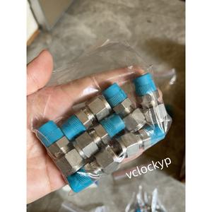 ข้อต่อสแตนเลส Swagelok, ท่อขนาด 1/4" OD X 3/8" MNPT, SS-400-1-6 มือสอง - Product Image 1