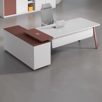 Ensemble de bureau et chaise de direction en bois de luxe, mobilier de bureau moderne et élégant pour les gestionnaires et les superviseurs