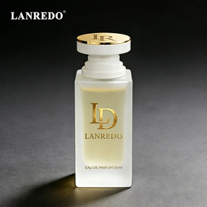 Vente en gros de flacons de parfum en verre givré vides, 30 ml, 50 ml, 100 ml, flacon de parfum carré en verre à sertir avec logo personnalisé - Product Image 1