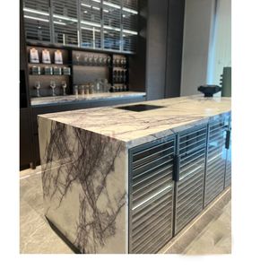 Nuovo arrivo <span class=keywords><strong>marmo</strong></span> <span class=keywords><strong>bianco</strong></span> lilla <span class=keywords><strong>con</strong></span> venature nere controsoffitto <span class=keywords><strong>cucina</strong></span> su misura controsoffitto in <span class=keywords><strong>marmo</strong></span> naturale isola <span class=keywords><strong>con</strong></span> lavabo - Product Image 1