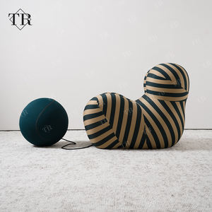 Sillón <span class=keywords><strong>Turri</strong></span> Art Furniture Mom's Embrace, Diseño Italiano, Sillón Casual para Balcón con Taburete para Salón de Espera y Recepción - Product Image 4