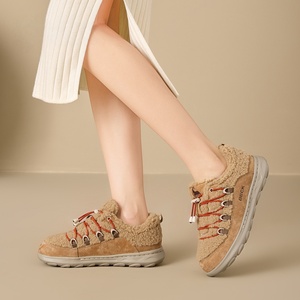 Chaussures décontractées légères et chaudes pour femmes en velours, coton et laine d'agneau, semelle en caoutchouc, fermeture à lacets, pour toutes les saisons, utilisation en extérieur - Product Image 1