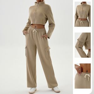 Женский повседневный комплект из 2 предметов, укороченная куртка с высокой горловиной на молнии, широкие брюки-карго с высокой талией и завязками на талии - Product Image 2